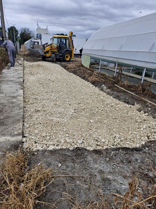 Малък самоходен валяк