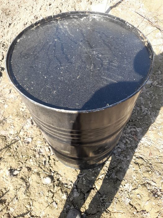 210 litr bochka sotiladi