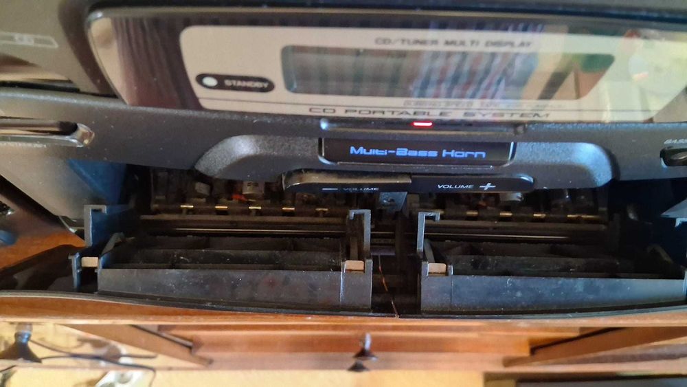 Combina muzicala cu CD si 2 boxe JVC