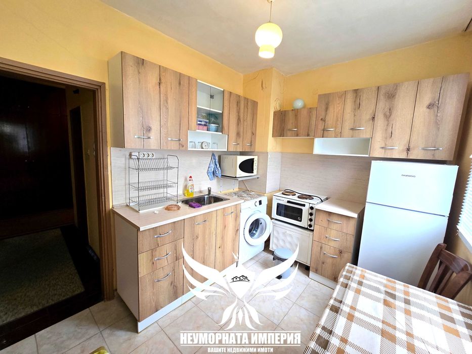 Продавам тристаен апартамент с площ от 62кв.м. на  8 етаж в гр.Асеновград кв.Запад