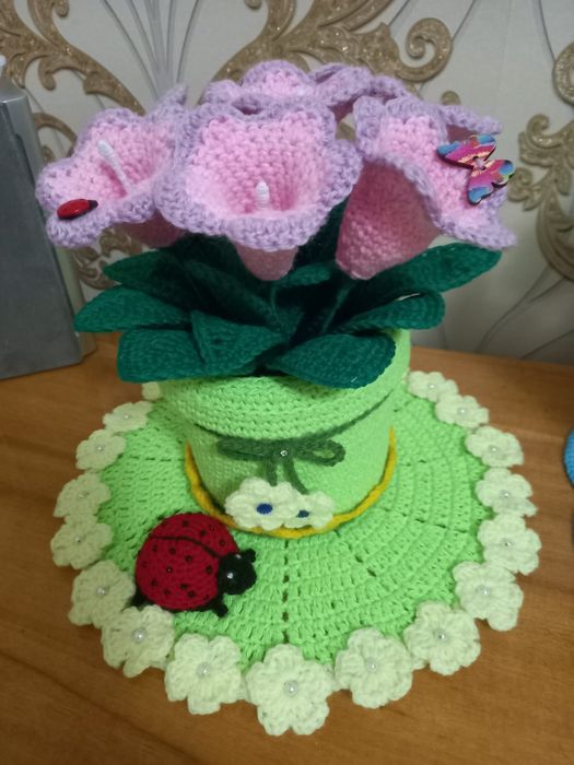 Продам вязанные цветы