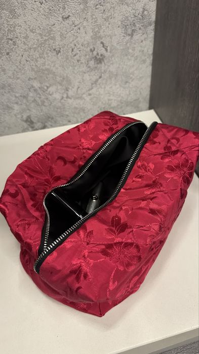 Стильные и вместительные косметички ручной работы.