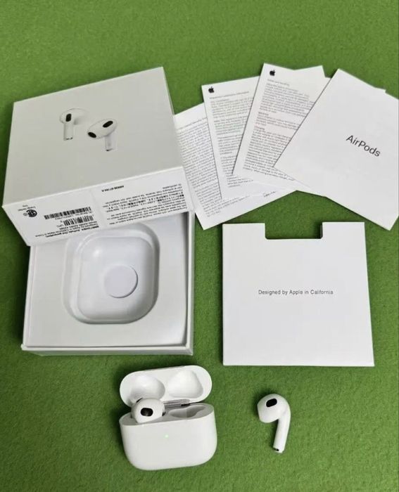 Airpods 4  Sigilate cu factura