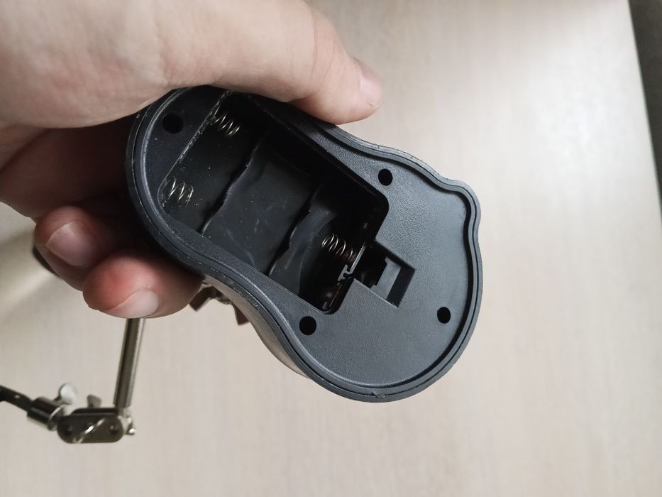 Лупа с "третьей рукой"