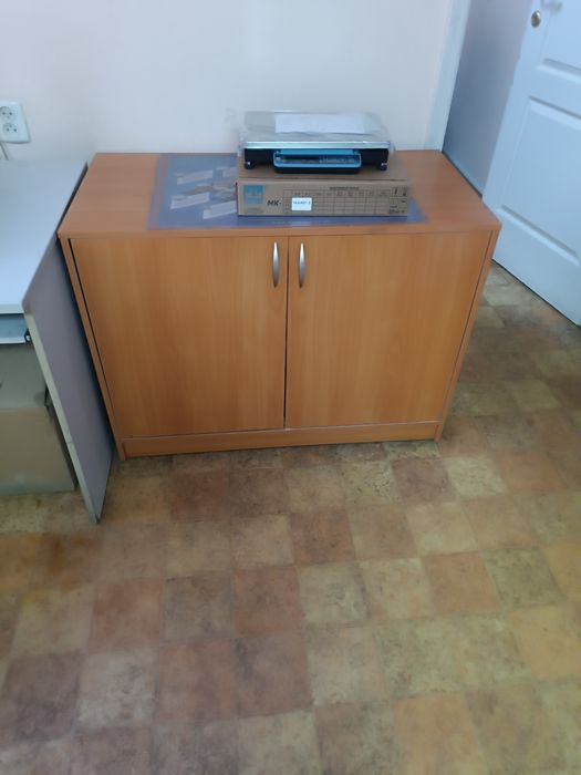 Офисные шкафы столы