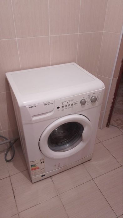 Продам б/у стиральную машинку