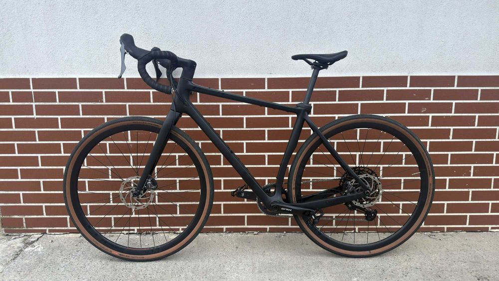 Pivot Vault Gravel GRX 1x12 Hidraulice bicicleta M peste Grizl Boone 2026