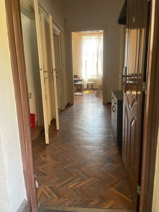 Apartament 3 camere spre vanzare central