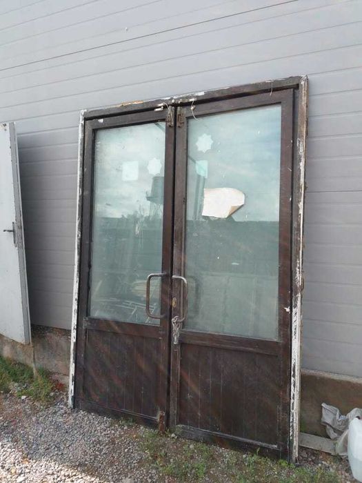 Алюминиевые витражные двери