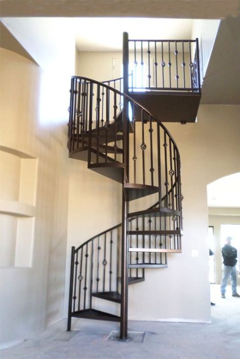 Scări Spirală interioare și exterioare