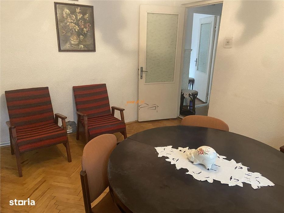 Apartament 3 camere de vanzare in Focsani , zona cartier Sud , etaj 1