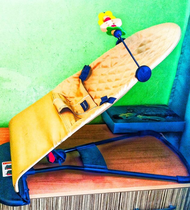 Продам Шезлонг детский