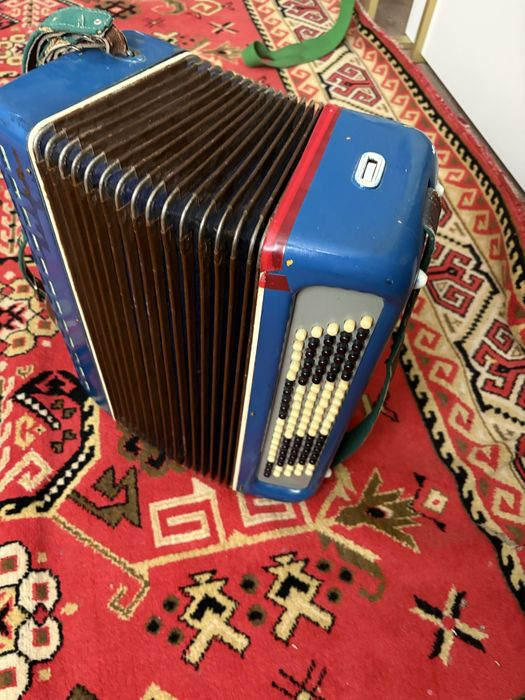 баян муз инструмент