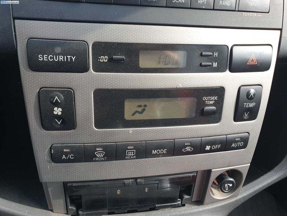 Radio CD Player Toyota Corolla Verso E120 2001 - 2003 [K8342]