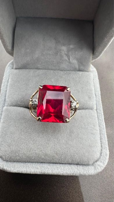 Inel din aur 14k , diamante si rubin