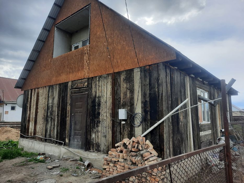 Жилой дом с мансардой ( Үй мансардымен)