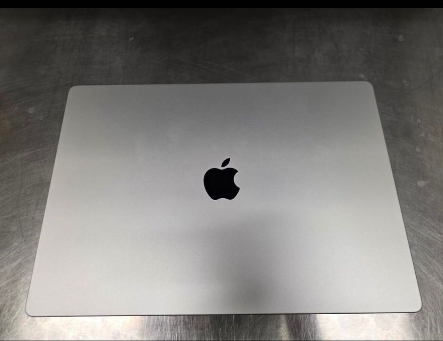 НАЛИЧЕН Apple MacBook Pro 16” M4 Max 128GB RAM, 2TB с AppleCare+ до Август 2027