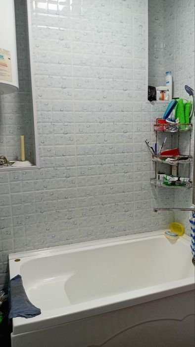 Kvartira sotiladi 6.4 da 2 qavatida