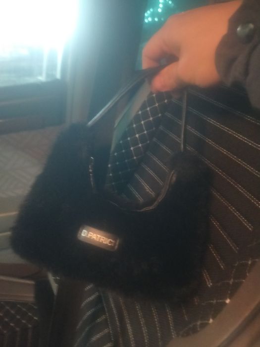 Нашёл сумочку отдам хозяину
