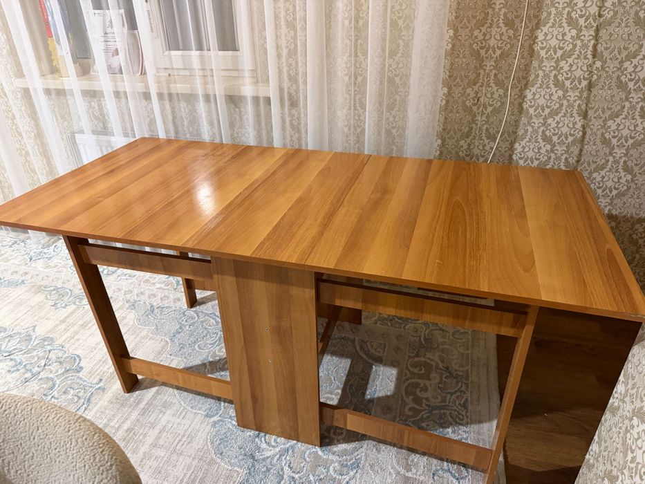 Продам стол книжка