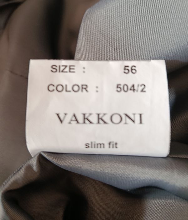 Продам мужские костюмы