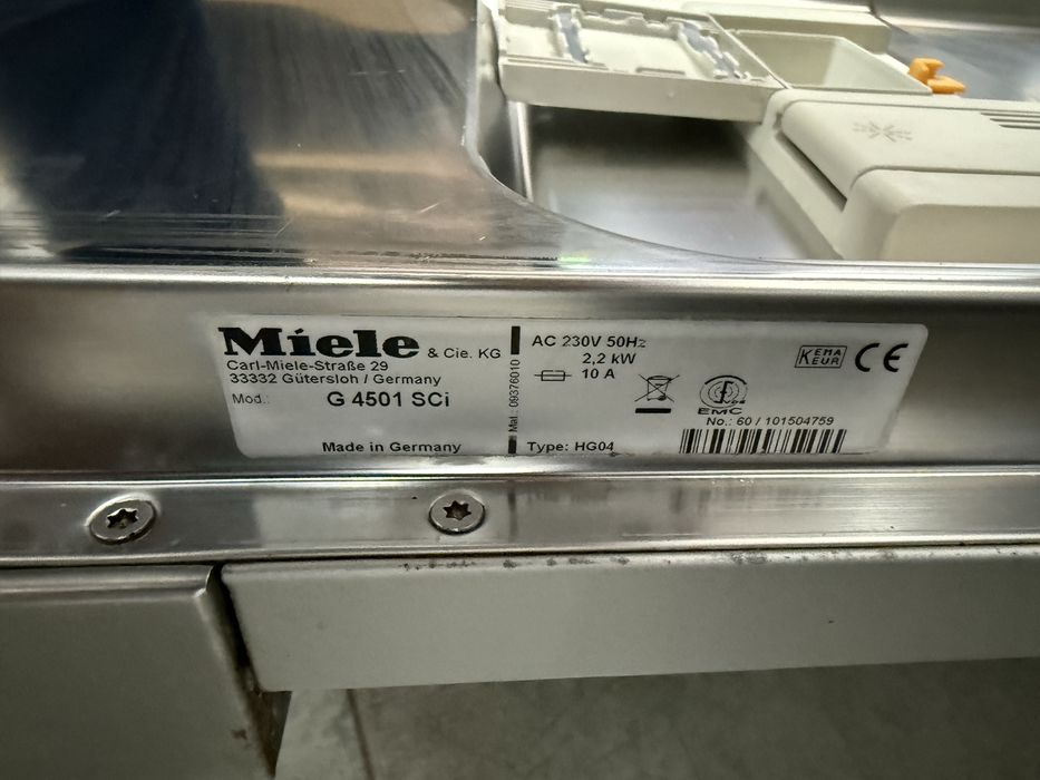 Съдомиялна за полу вграждане 45см MIELE