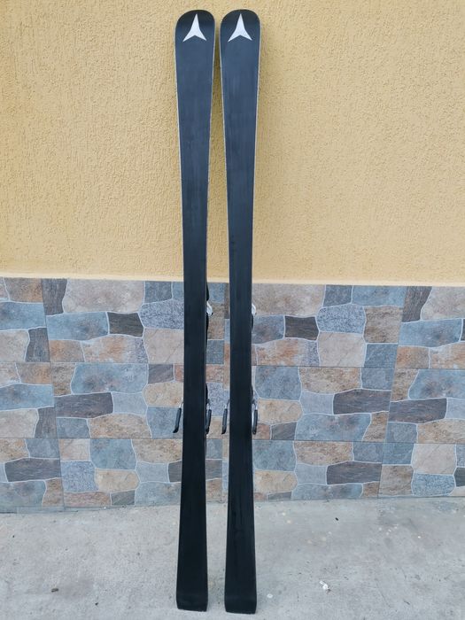 Skiuri de vânzare ATOMIC X9
