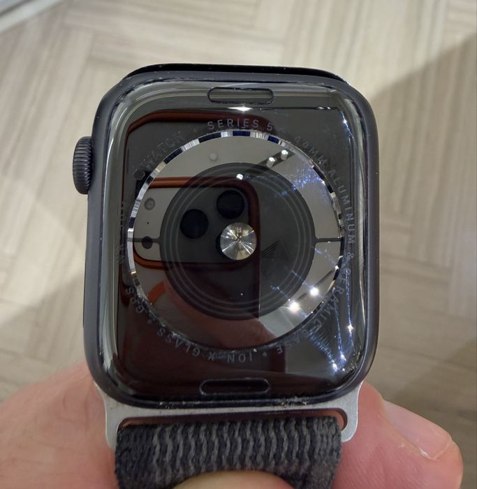 Apple Watch Series 5, 44mm - 4 bratari