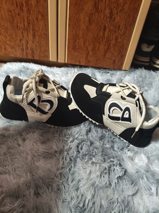 Продам мужские кроссовки