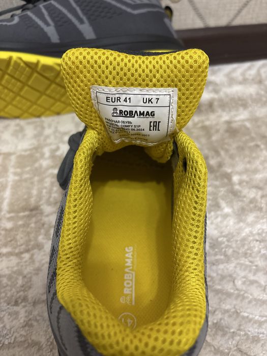 Продаю спец обувь мужской