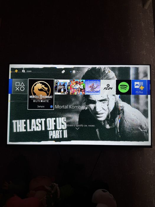 Продам Плейстейшен 4 про , ps 4 pro 1 тб