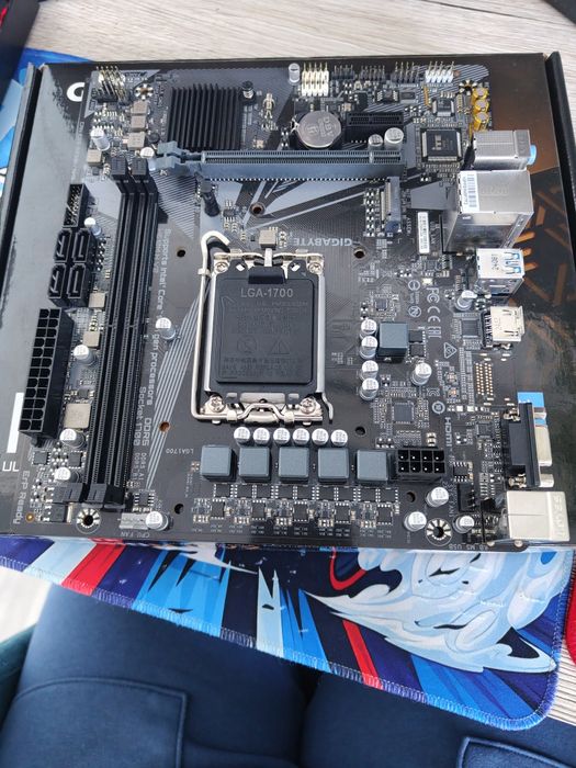Дънна Платка за компютър GIGABYTE H610M H V2