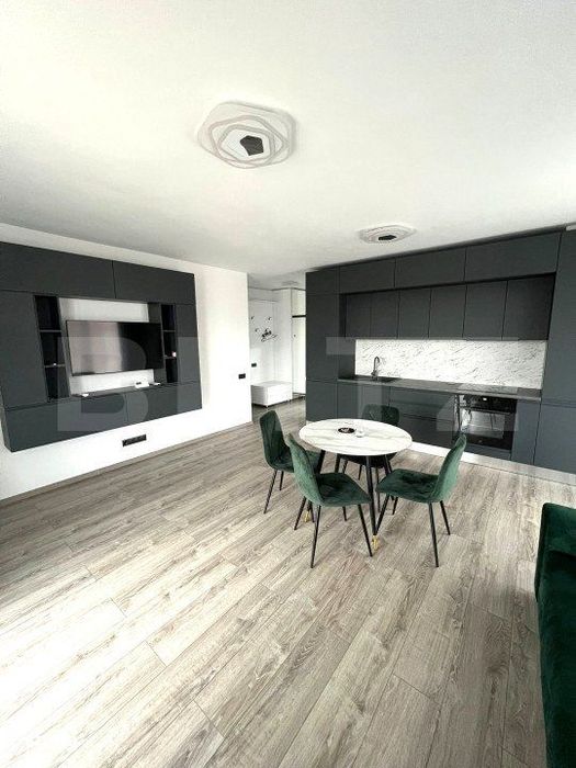 Apartament 3 camere, 65 mp, parcare, 2 balcoane, zona Pod Marasti