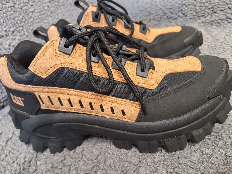 Обувки CAT 40 номер