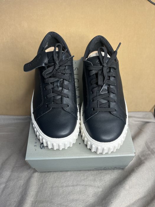 Сникъри Clarks естествена кожа 37 номер