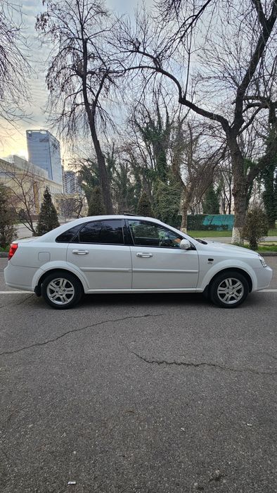 Продаётся Lacetti