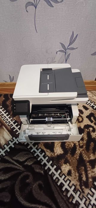 МФУ HP LaserJet Pro M426fdn