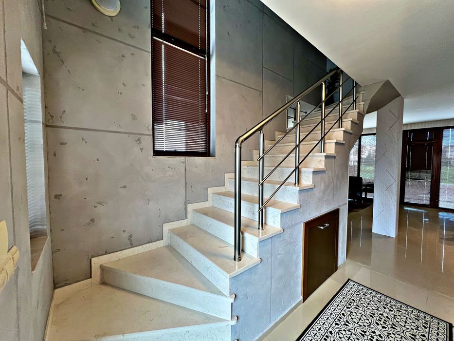 Двуетажна Къща напълно обзаведена в комплекс  “Light Haouse Golf & Spa” край Балчик.
