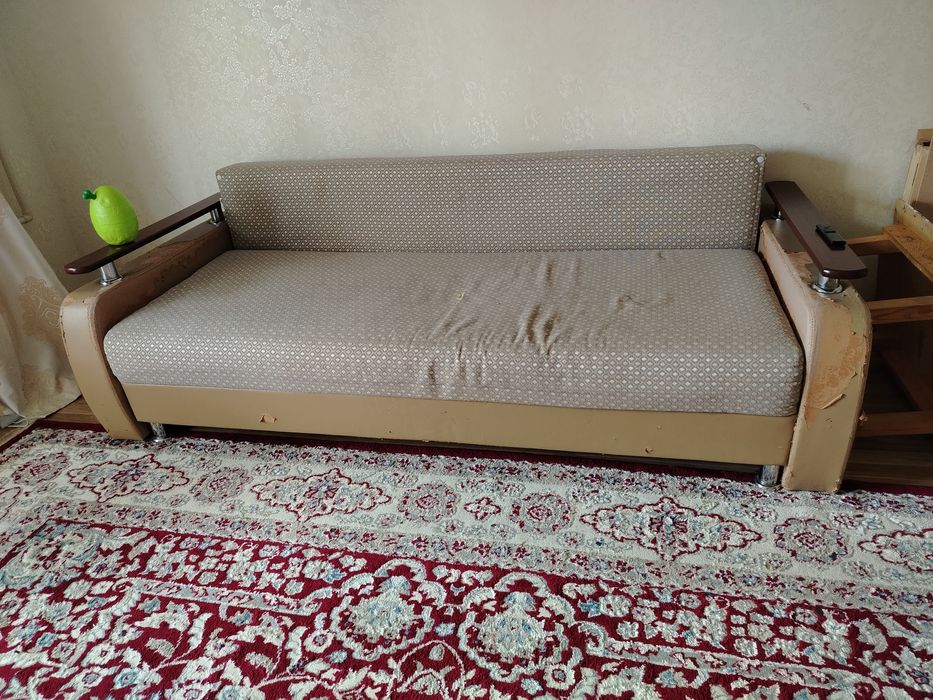 Отдам даром диван