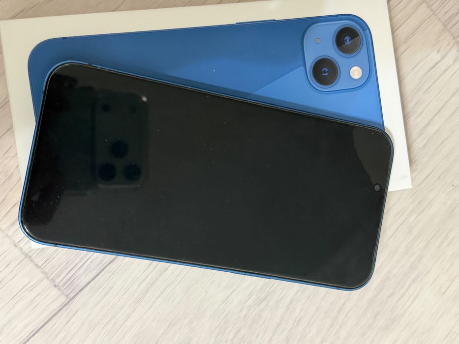 Продам Iphone 13