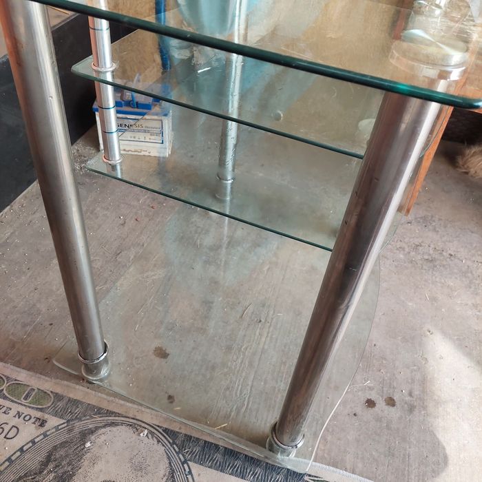 Продам стол стеклянный