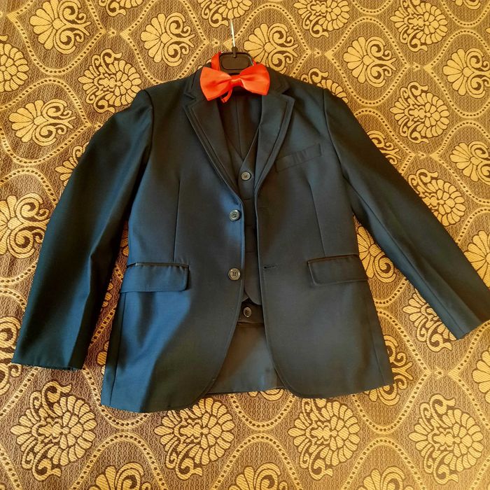 Школьный костюм с жилеткой для мальчика