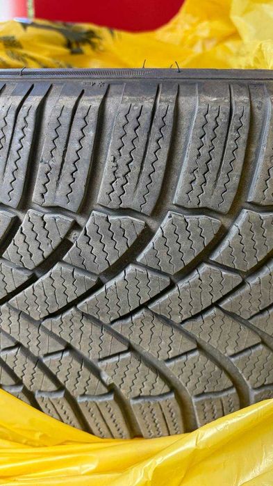 Зимни гуми 4 броя bridgestone 235/55R19 blizzak LM005 105V