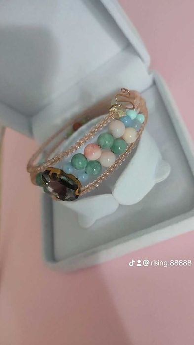 Гривна за женската енергия и елегантност в ежедневието