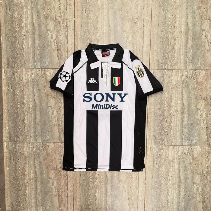 Продается ретро футбольные формы