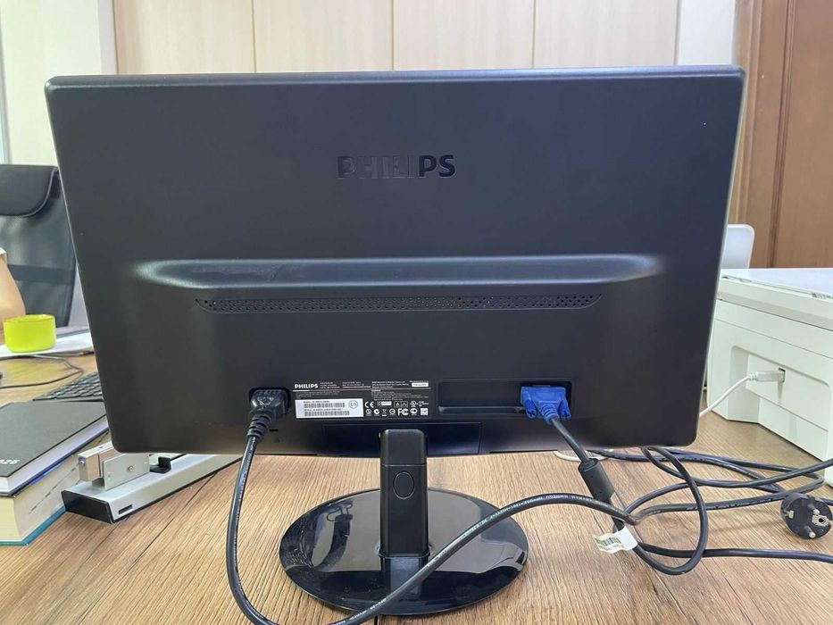 Монитор philips  206V в хорошем рабочем состоянии