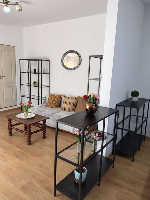 Închiriez un corp de casa Parc Carol