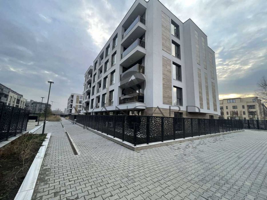 Продава се Тристаен апартамент в Пловдив, Христо Смирненски - 113 кв.м за 1560 €/кв.м - Снимка #11