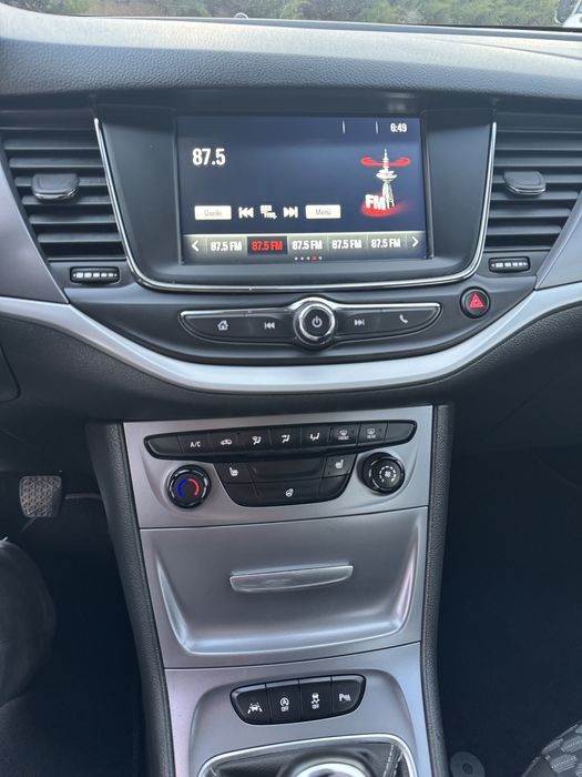 Opel Astra K 2018 / Euro 6 / Senzori parcare / Navi