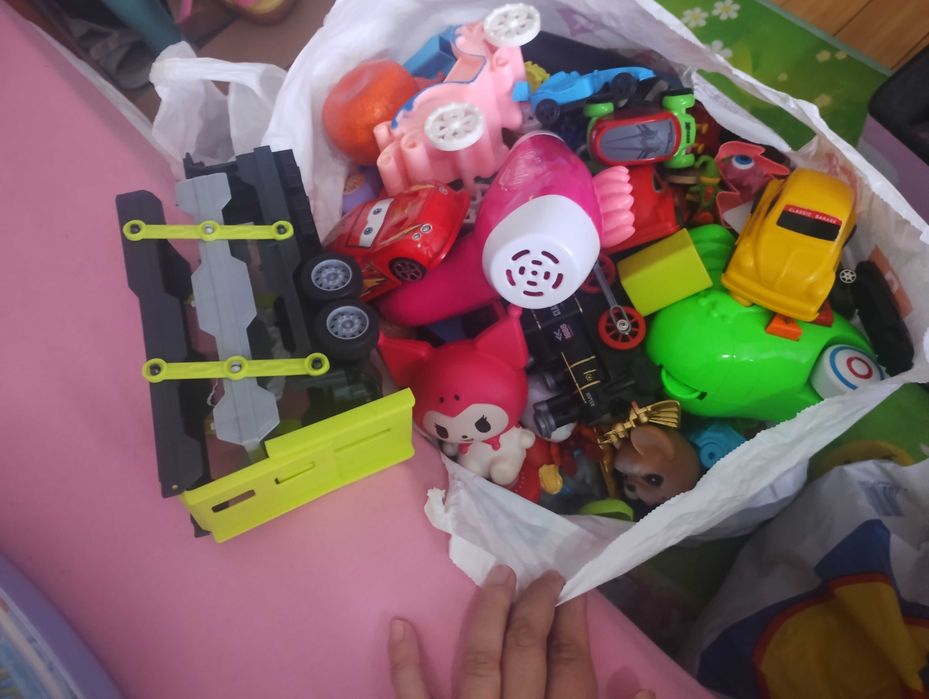 Разнообразие от запазени детски играчки